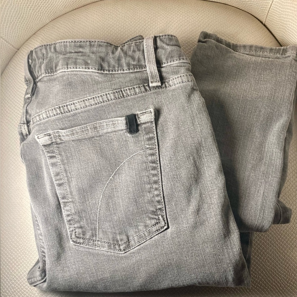 Joes Size 31 This skinny ankle jean for classic styling with a classic fit.